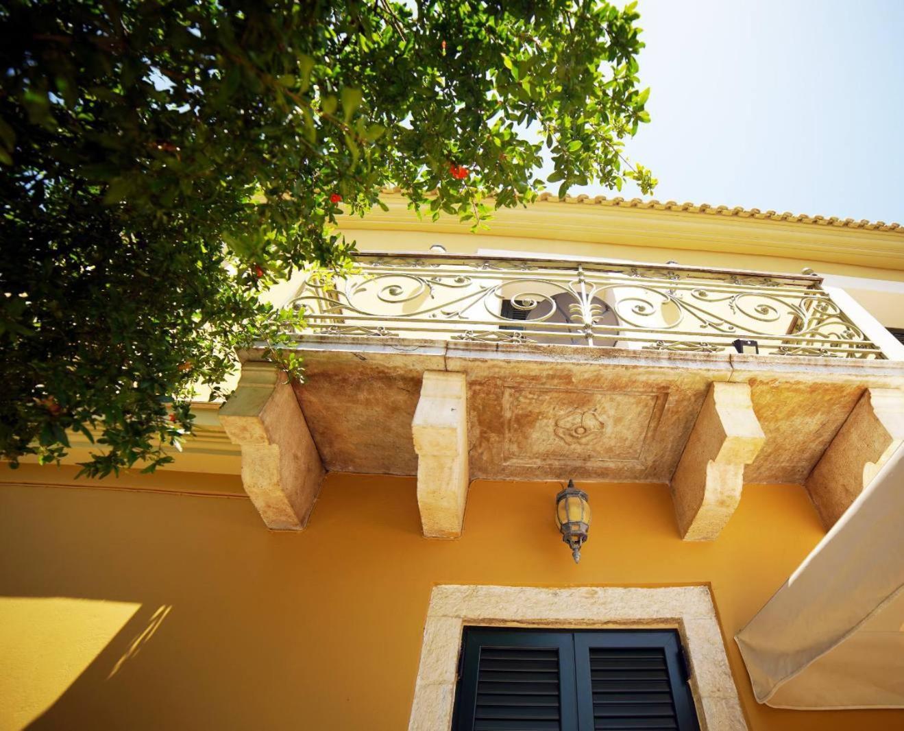 Palairos Historic Property Exterior photo